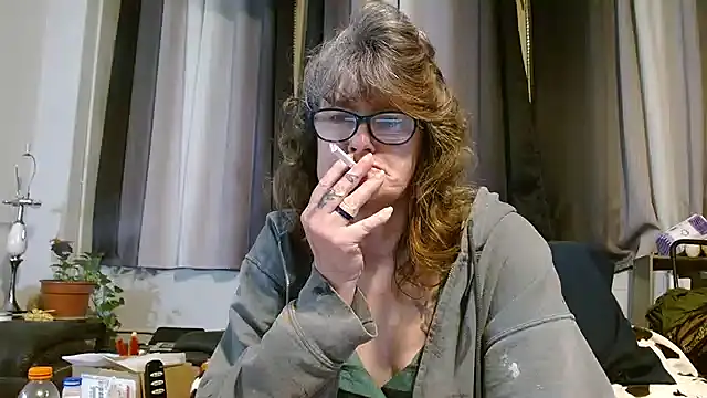 Snapshot of ladylavende3 chatting on March 13, 6:05 am ladylavende3 online show from March 13, 6:05 am