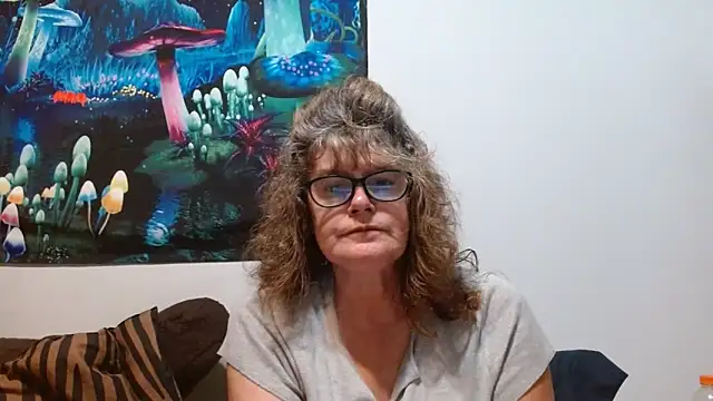 Snapshot of ladylavende3 chatting on September 25, 5:44 am ladylavende3 online show from September 25, 5:44 am