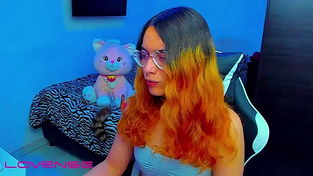 lillykittyyy online show from May 1, 3:55 am