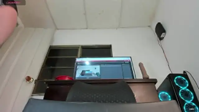 nickytabitch online show from June 16, 1:41 am