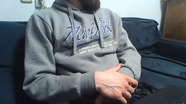 Snapshot of KaelNox chatting on May 9, 7:52 pm KaelNox online show from May 9, 7:52 pm