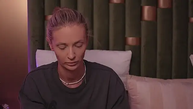 Snapshot of AmeliaAngel chatting on July 9, 8:02 pm AmeliaAngel online show from July 9, 8:02 pm