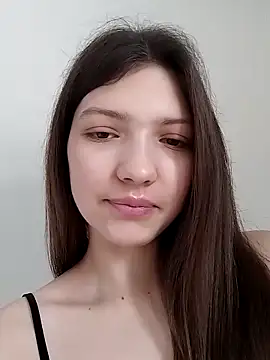 Snapshot of LunaTori456 chatting on March 6, 8:11 am LunaTori456 online show from March 6, 8:11 am