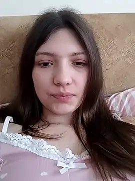 Snapshot of LunaTori456 chatting on March 10, 7:24 am LunaTori456 online show from March 10, 7:24 am