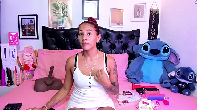 Snapshot of ValeryPettry_11 chatting on June 12, 3:38 am ValeryPettry 11 online show from June 12, 3:38 am