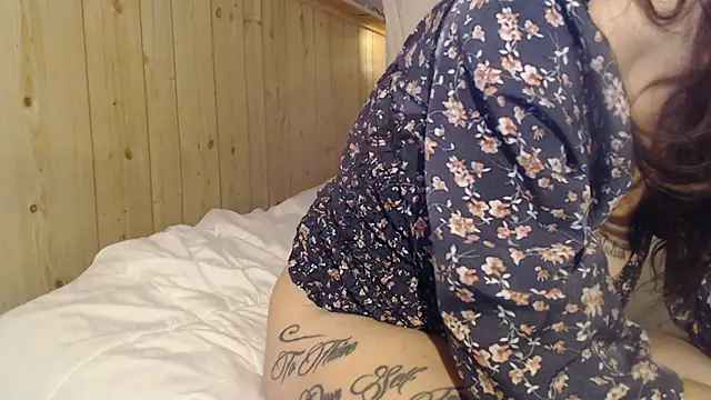 Snapshot of saraswirls69@xh chatting on May 11, 2:45 pm saraswirls69xh online show from May 11, 2:45 pm