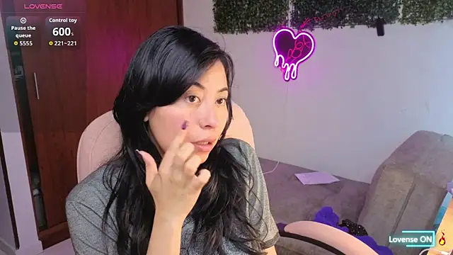 LolaOpalX online show from April 25, 4:59 pm