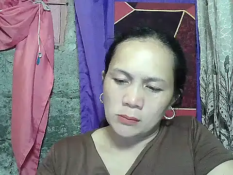 Snapshot of prettymomma24xx chatting on May 8, 2:00 pm prettymomma24xx online show from May 8, 2:00 pm