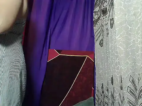Snapshot of prettymomma24xx chatting on May 16, 4:09 am prettymomma24xx online show from May 16, 4:09 am