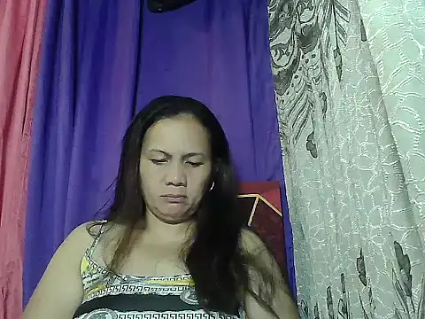 Snapshot of prettymomma24xx chatting on June 21, 8:33 pm prettymomma24xx online show from June 21, 8:33 pm