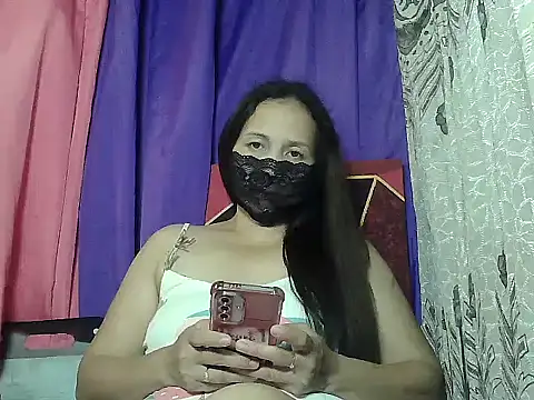 Snapshot of prettymomma24xx chatting on June 23, 12:25 pm prettymomma24xx online show from June 23, 12:25 pm