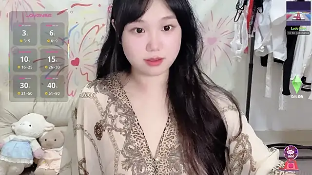 Snapshot of xiaoguai99 chatting on June 18, 12:53 pm xiaoguai99 online show from June 18, 12:53 pm