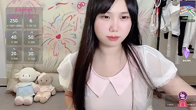 Snapshot of xiaoguai99 chatting on June 27, 1:17 pm xiaoguai99 online show from June 27, 1:17 pm