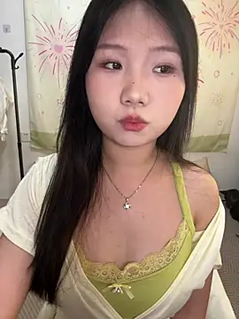 Snapshot of xiaoguai99 chatting on August 2, 7:18 am xiaoguai99 online show from August 2, 7:18 am