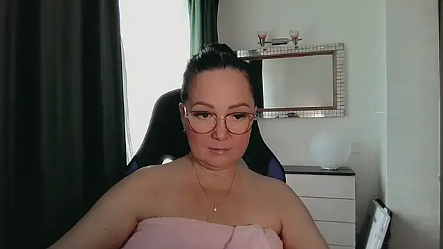Snapshot of infinity_loveliness chatting on July 25, 8:34 am infinity loveliness online show from July 25, 8:34 am
