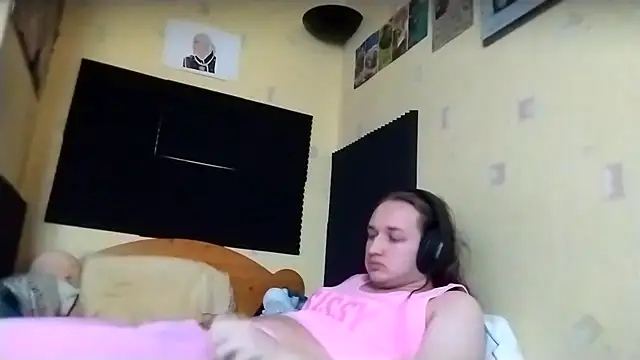 julialafemboy59 online show from February 5, 2:43 pm