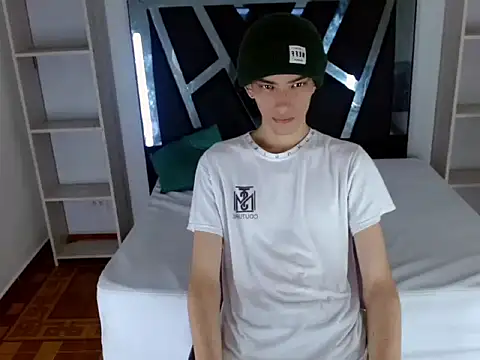 sora jun online show from April 28, 12:43 pm