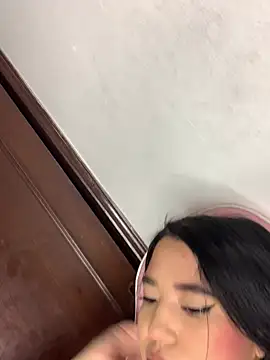 Snapshot of DulcePiink chatting on February 21, 7:26 pm DulcePiink online show from February 21, 7:26 pm