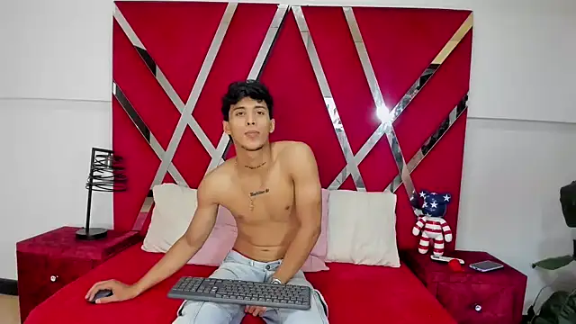 aishaxht online show from May 2, 9:09 pm