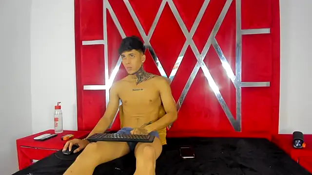 aishaxht online show from June 15, 2:58 am