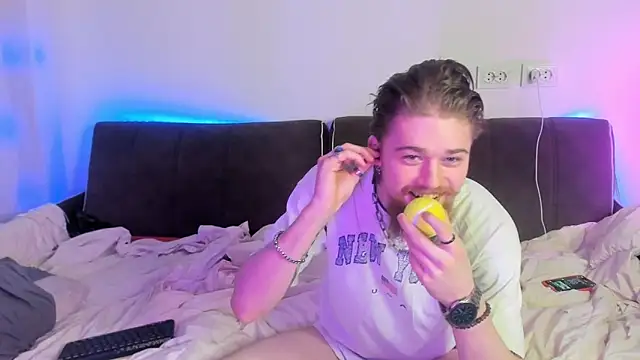 Lev Miller online show from March 6, 2:30 am