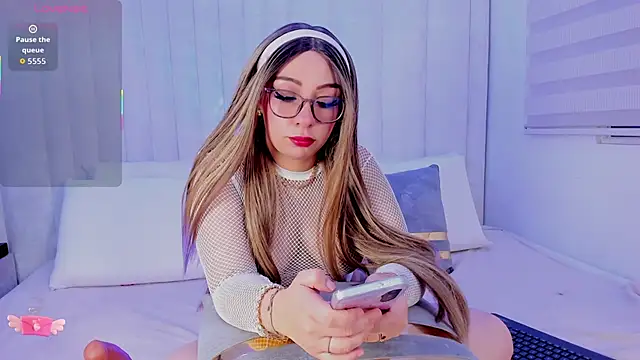 nicol moons online show from January 15, 4:39 am