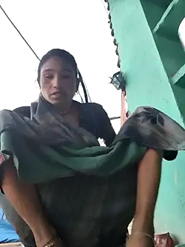 lodhi8080 online show from February 14, 1:24 am