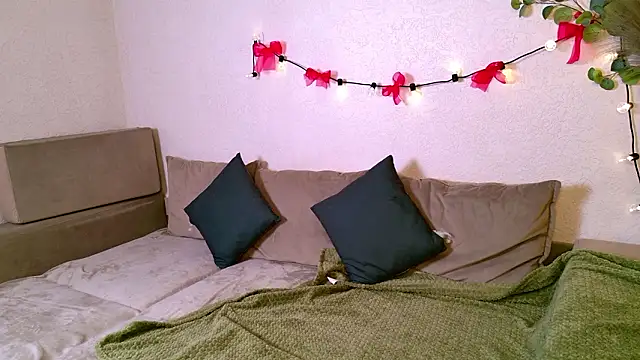 BlondeHott online show from February 14, 7:38 am