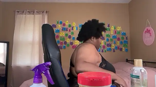 Snapshot of Chocolatebunnyxx96 chatting on June 20, 3:37 pm Chocolatebunnyxx96 online show from June 20, 3:37 pm