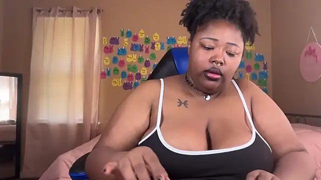 Snapshot of Chocolatebunnyxx96 chatting on June 21, 3:47 pm Chocolatebunnyxx96 online show from June 21, 3:47 pm