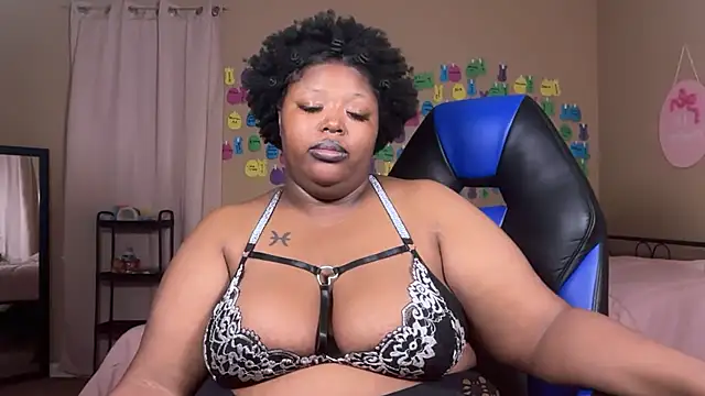 Snapshot of Chocolatebunnyxx96 chatting on July 16, 3:45 am Chocolatebunnyxx96 online show from July 16, 3:45 am
