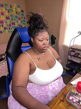 Snapshot of Chocolatebunnyxx96 chatting on July 27, 9:33 pm Chocolatebunnyxx96 online show from July 27, 9:33 pm