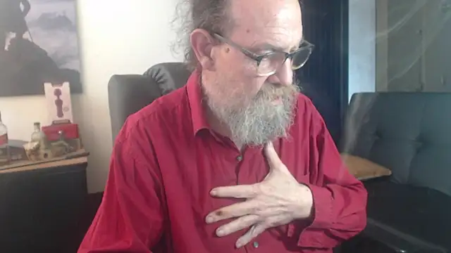 Snapshot of Uncle_Hottie chatting on July 19, 3:38 pm Uncle Hottie online show from July 19, 3:38 pm