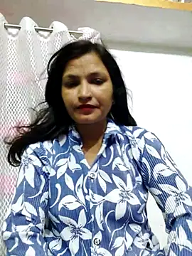 Snapshot of Priyaa_1433 chatting on June 22, 5:59 am Priyaa 1433 online show from June 22, 5:59 am