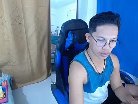 holly oreo online show from July 12, 2:41 pm