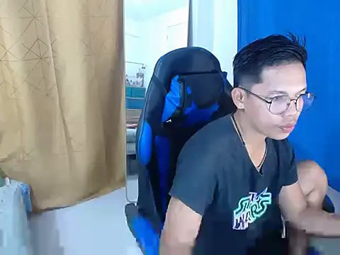 holly oreo online show from July 13, 11:46 am