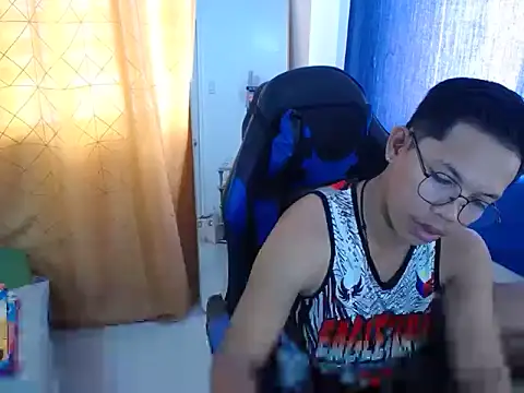 holly oreo online show from July 18, 12:48 am