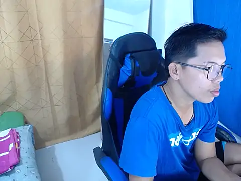 holly oreo online show from July 21, 9:33 am
