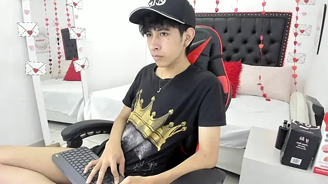 julian xx online show from February 23, 7:33 pm