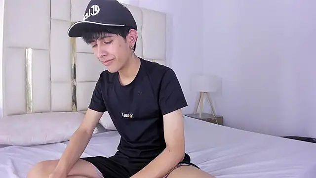 julian xx online show from July 23, 7:34 pm