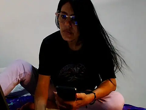 Snapshot of Elizabeth_manzon chatting on May 5, 9:56 pm Elizabeth manzon online show from May 5, 9:56 pm