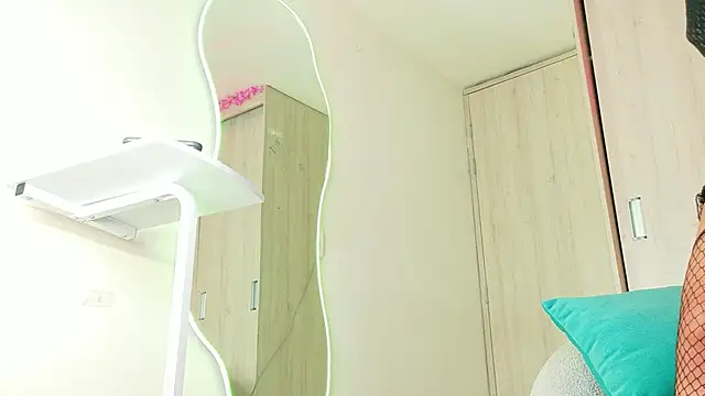 Bunnyvaleeee online show from May 26, 5:36 am