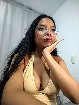 KATALINA SANTANA  online show from April 28, 12:20 am
