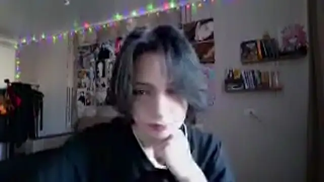 LxayBloom online show from January 16, 9:57 am