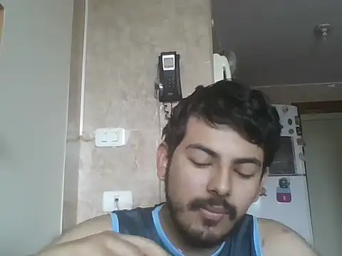 Snapshot of Mateotubbe chatting on May 30, 3:09 pm Mateotubbe online show from May 30, 3:09 pm