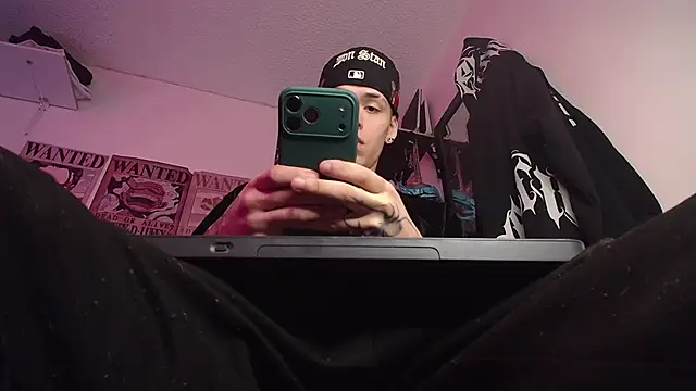 Anhony Muscle online show from February 26, 7:13 pm