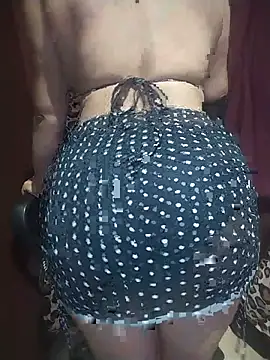 Snapshot of mileez_secret chatting on June 2, 1:35 pm mileez secret online show from June 2, 1:35 pm