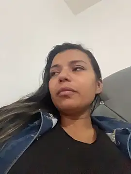 cinthia2011 online show from February 13, 10:39 pm