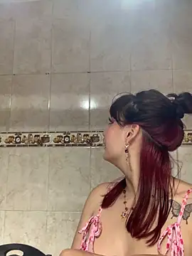 Snapshot of Ela_James_ chatting on May 15, 4:47 pm Ela James online show from May 15, 4:47 pm