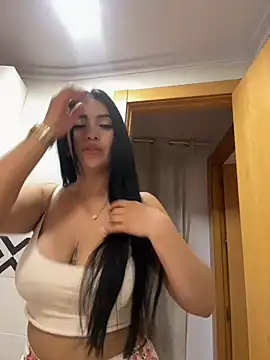 Snapshot of nataliia_queen_ chatting on June 25, 8:08 am nataliia queen online show from June 25, 8:08 am